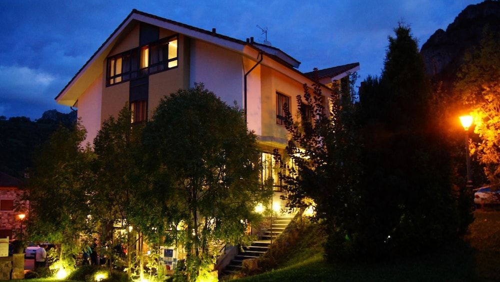 Hotel Castillo del Alba 3 estrelas em Pola de Somiedo