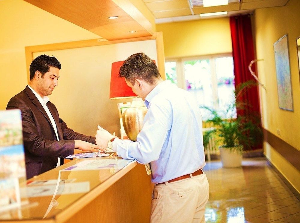 Hotel Charles Central 1