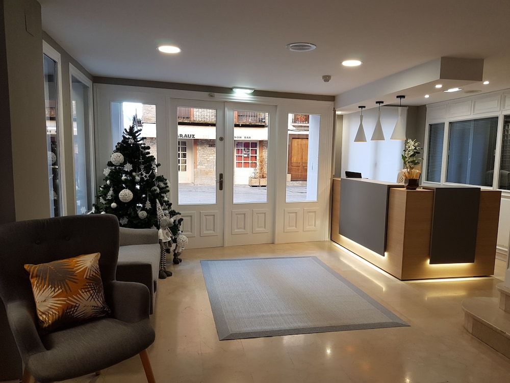 Hotel Ciudad de Jaca 1