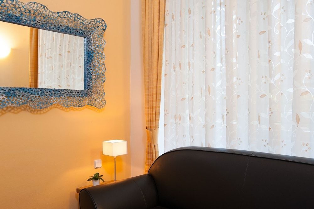 Hotel Cloister Inn 3