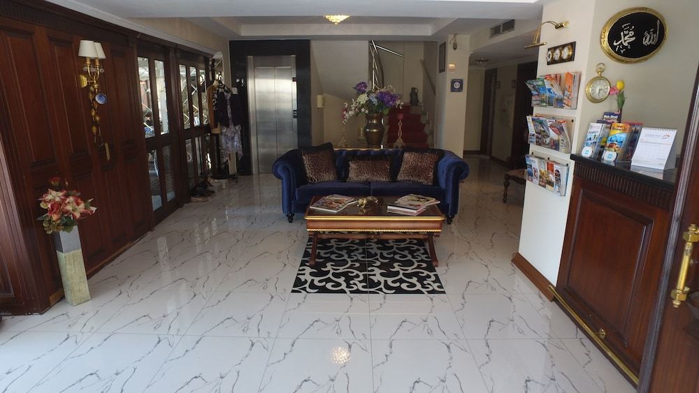 Daphne Hotel 2