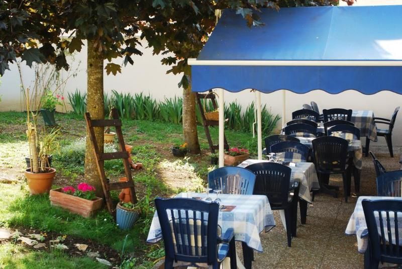 Hotel Fernoux-Coutenet -1 estrelas em Rochefort-sur-Nenon