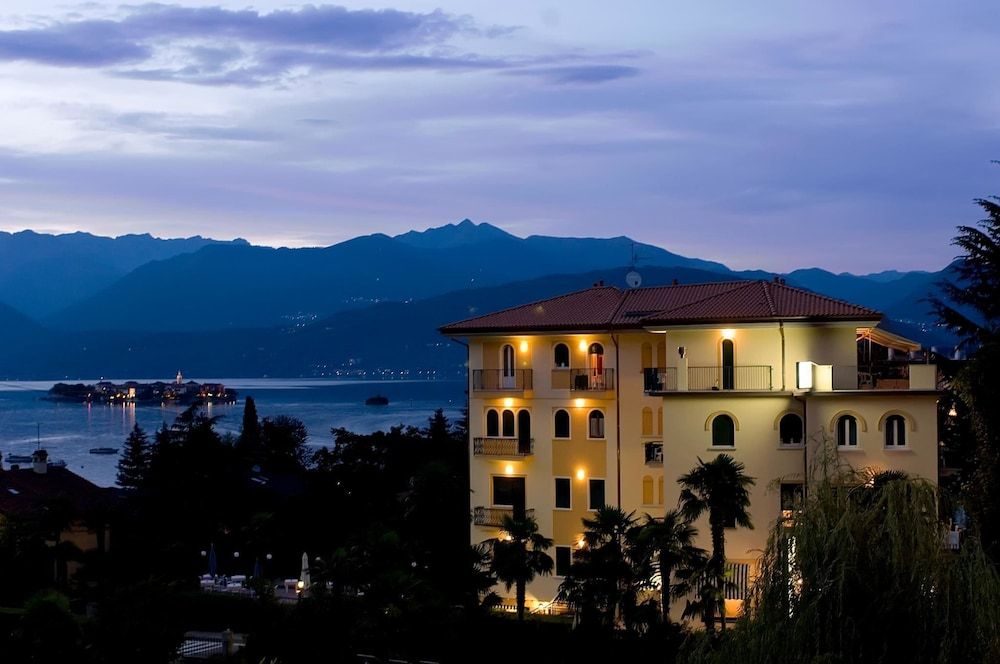 Hotel Flora 3 estrelas em Stresa