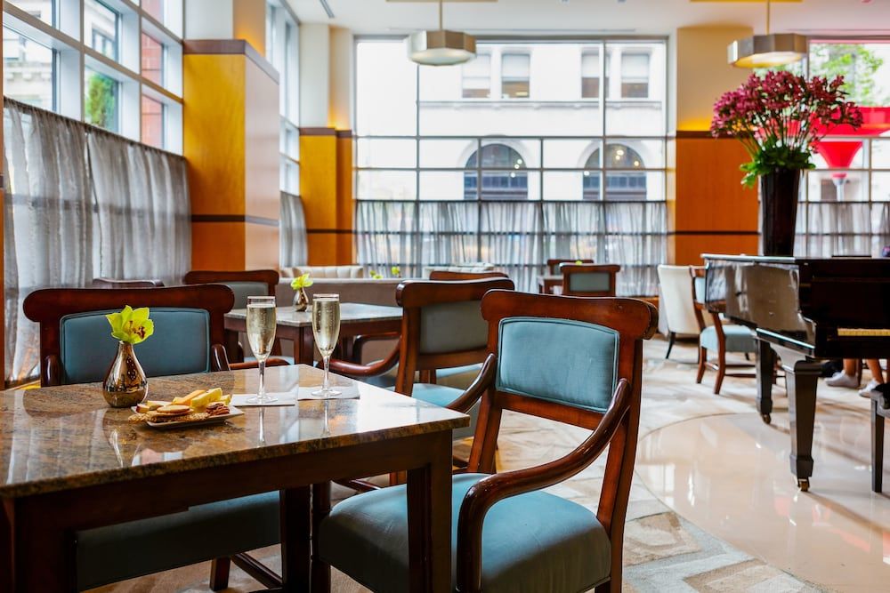 Hotel Giraffe by Library Hotel Collection 2