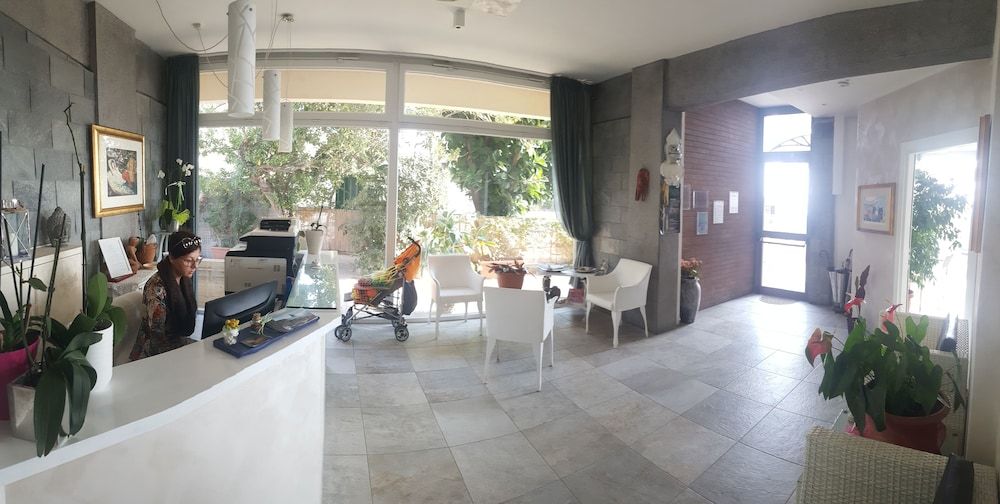 Hotel Jolly Roger 3 estrelas em Pietra Ligure