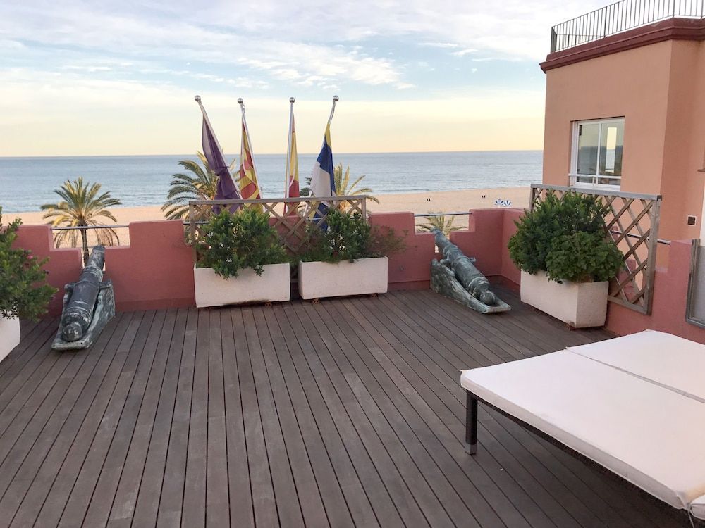 Hotel Llar de Capitans 1 Hotel Llar de Capitans 1