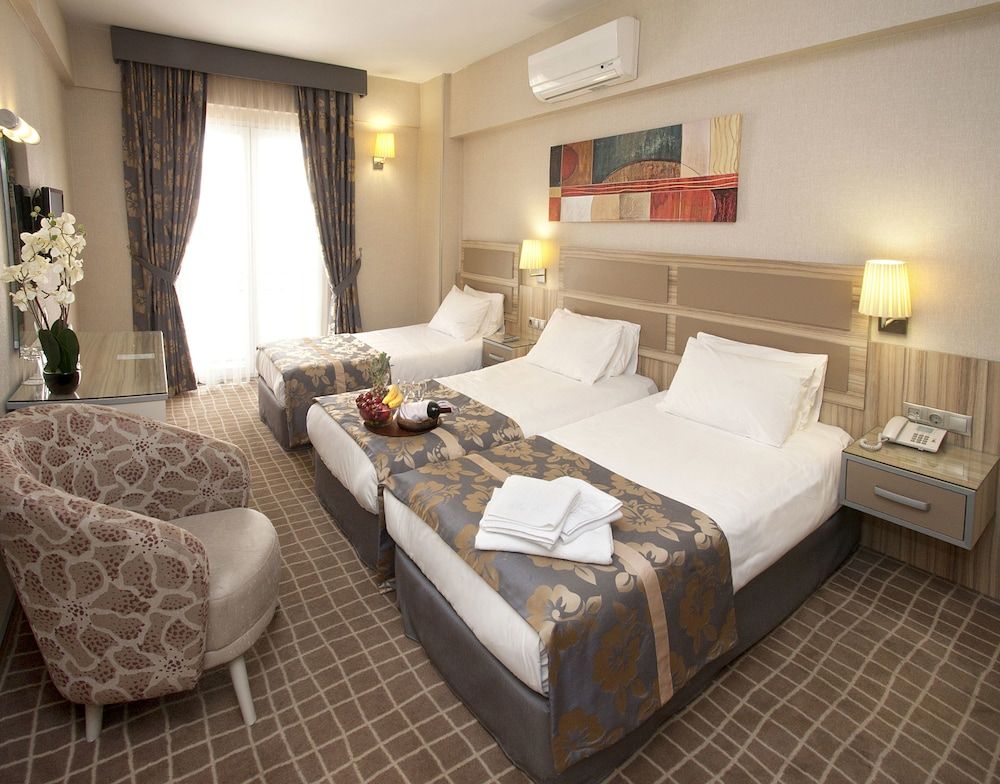 Nanda Hotel 1