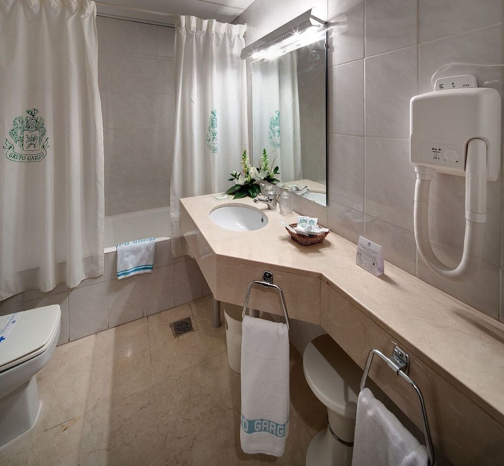 Hotel Pedro I De Aragon 2 Hotel Pedro I De Aragon 2