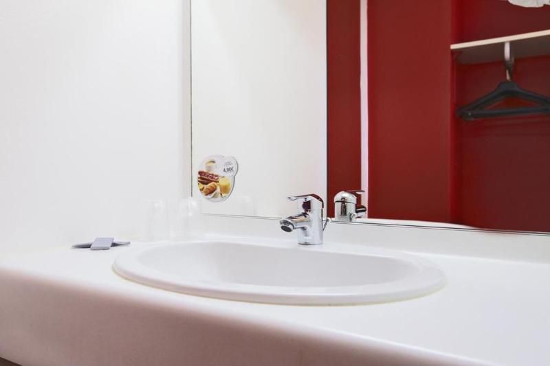 Hotel Premiere Classe Cherbourg - Tourlaville 3