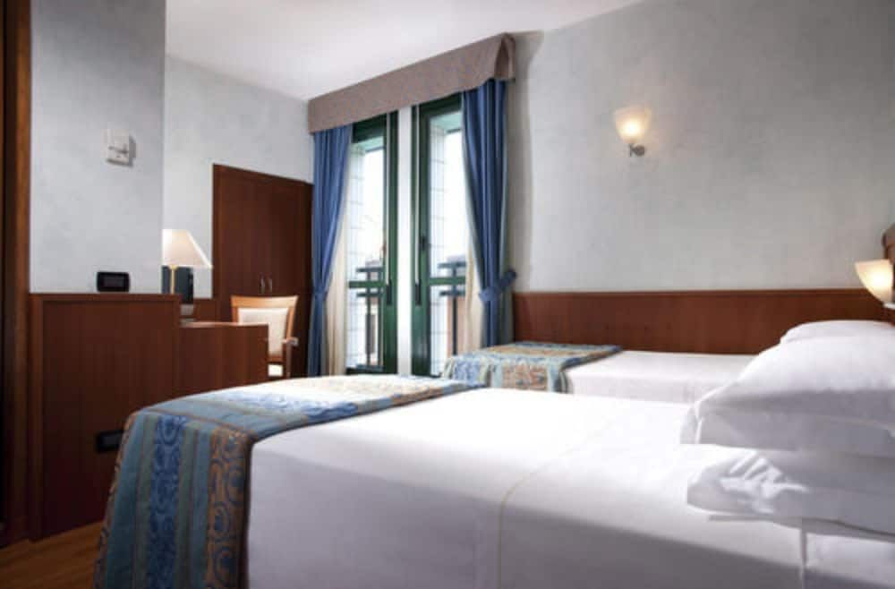 Hotel Raffaello 2 Hotel Raffaello 2