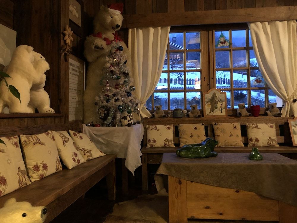 Hôtel Restaurant La Croix Jean Claude 3