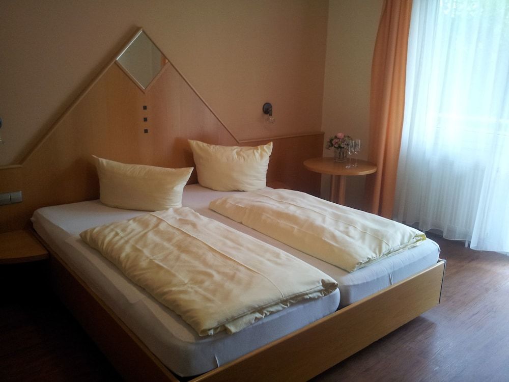 Hotel Restaurant Löwen 3 Hotel Restaurant Löwen 3