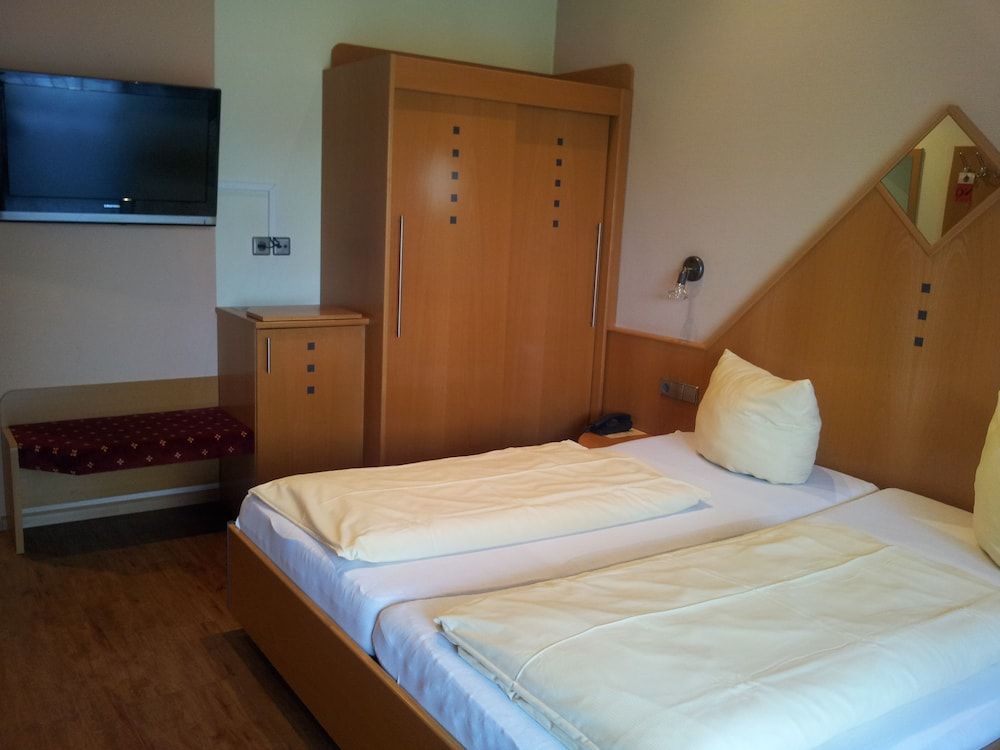 Hotel Restaurant Löwen 2 Hotel Restaurant Löwen 2