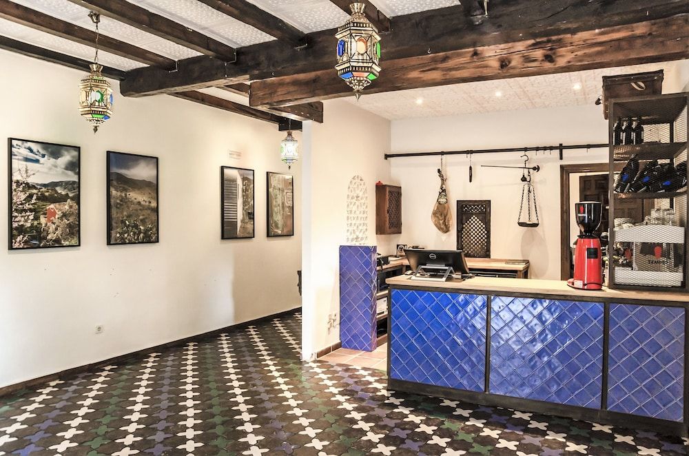 Hotel Restaurante Castillo de Monda 2