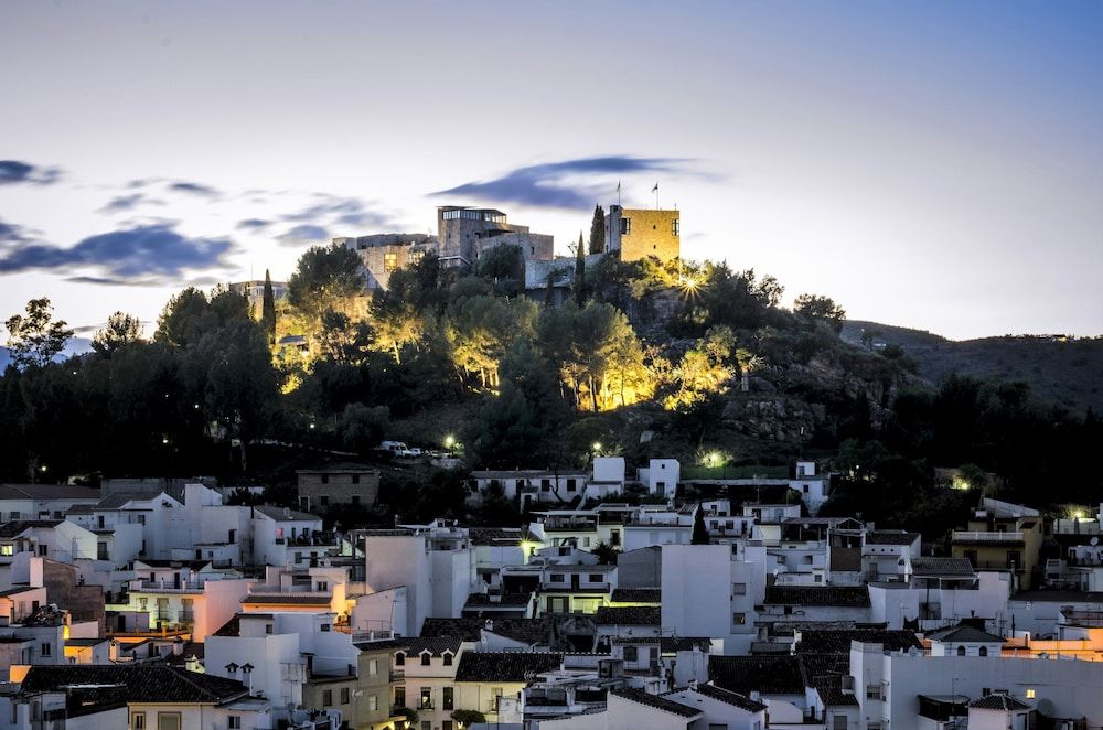 Hotel Restaurante Castillo de Monda 1