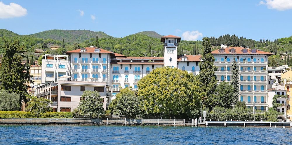 Hotel Savoy Palace 4 estrelas em Gardone Riviera