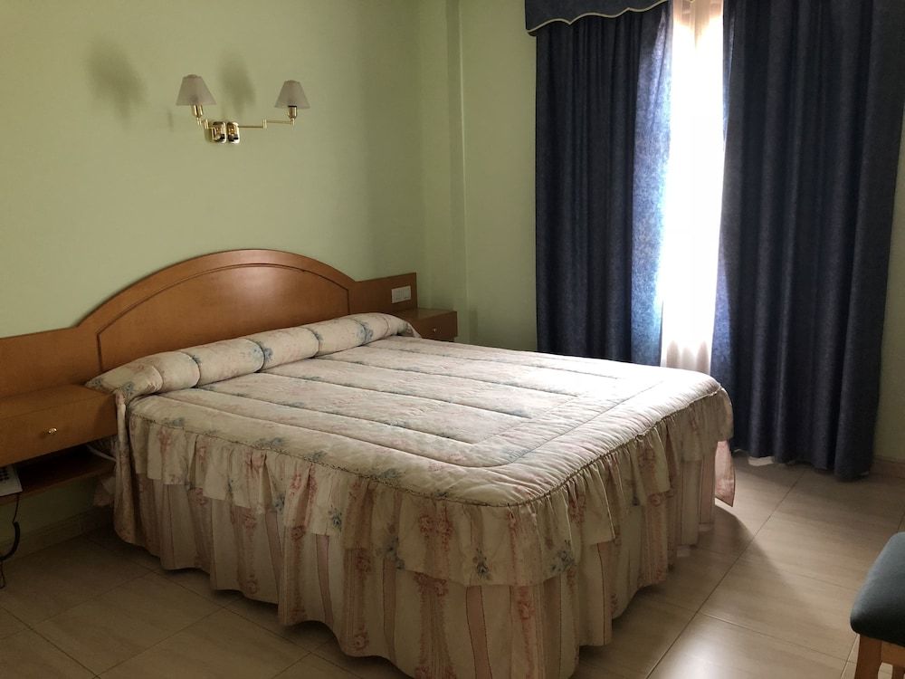 Hotel Silos 2000 3 estrelas em Santo Domingo de Silos