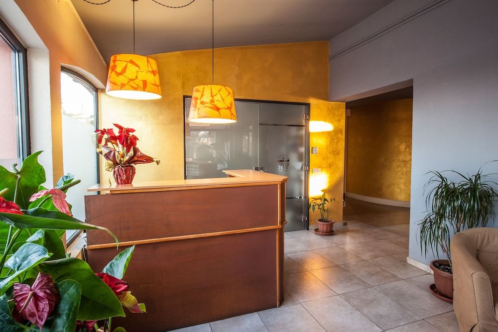 Hotel Stop 2 Hotel Stop 2