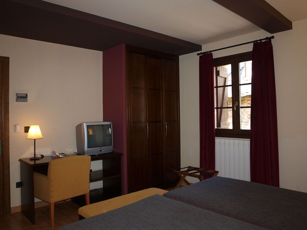 Hotel Valle De Izas 3