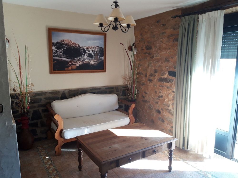 Hotel Villa de Berzocana 2 Hotel Villa de Berzocana 2