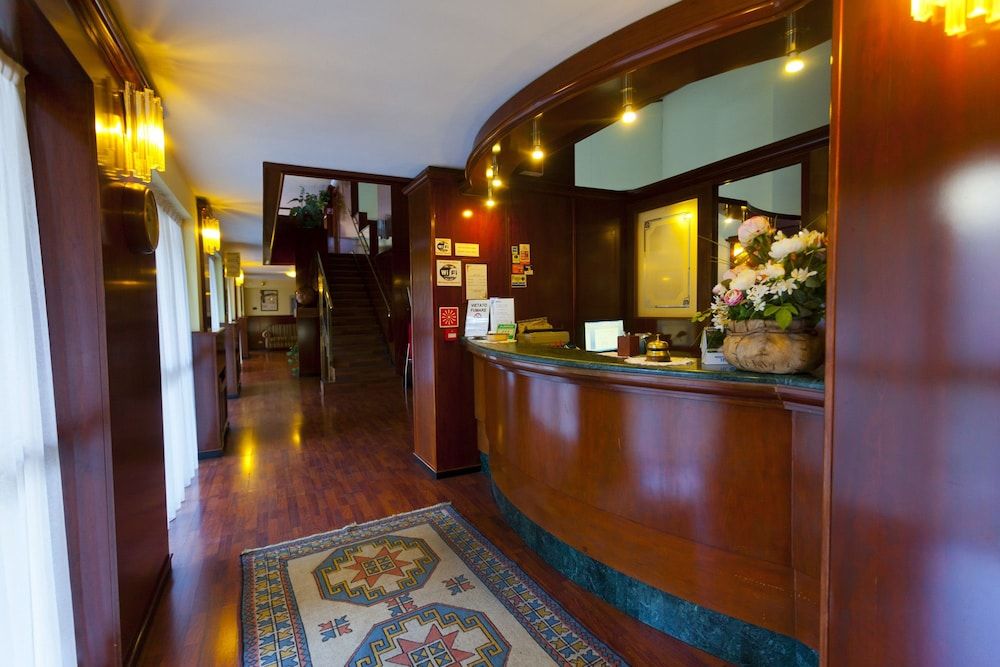 Hotel Villa Ghirlanda 2 Hotel Villa Ghirlanda 2