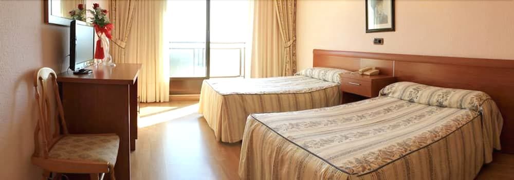 Hotel y Apartamentos Alfar 3