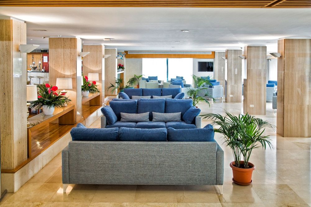 Hotel y Apartamentos Leman 3