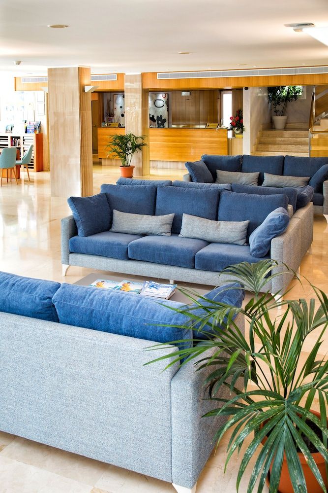 Hotel y Apartamentos Leman 2