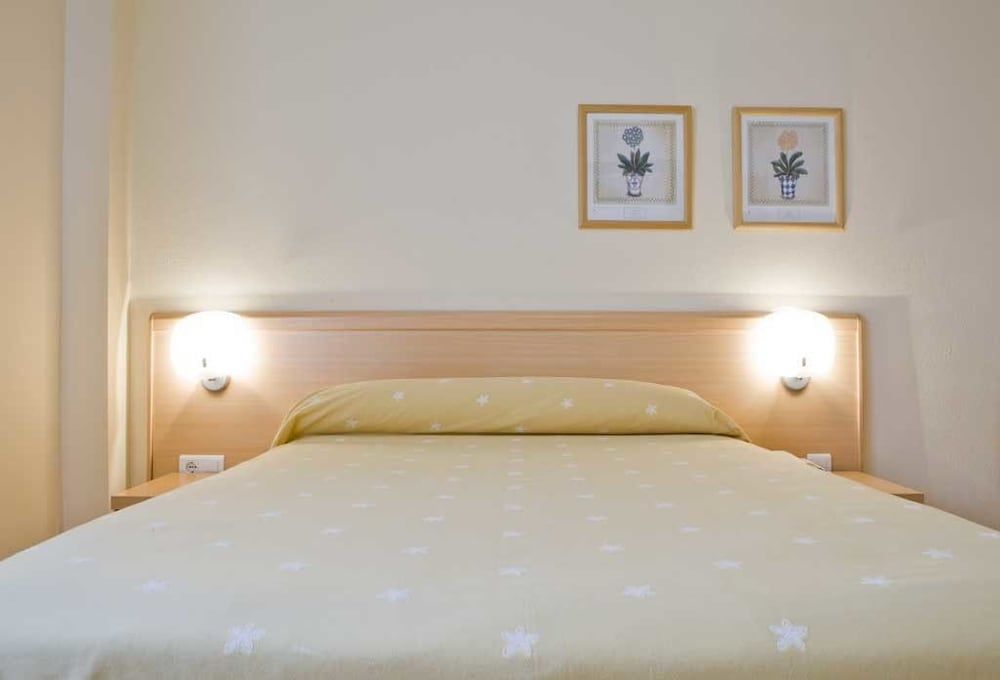 Hotel y Apartamentos Los Arces 3 Hotel y Apartamentos Los Arces 3