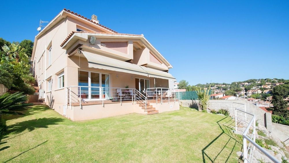 House Mastrader 1 House Mastrader 1