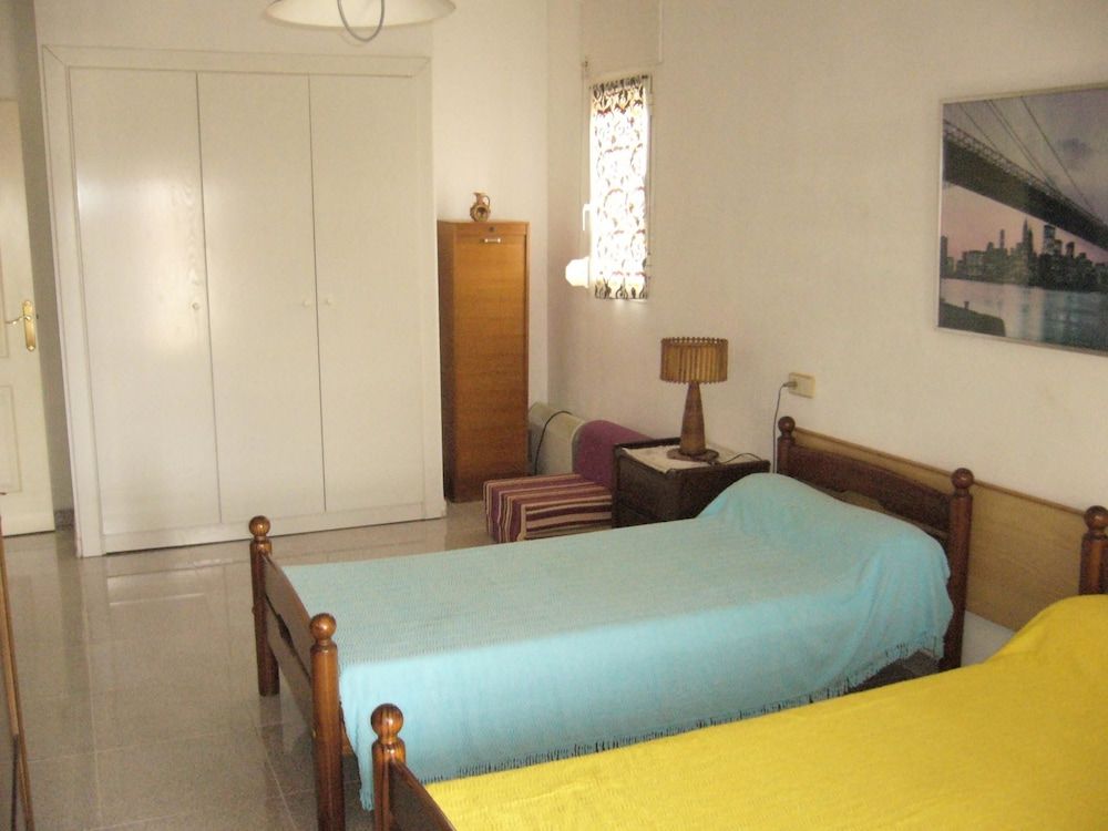 House With 4 Bedrooms in Castelló D'empúries, With Enclosed Garden - 3 km From the Beach 3 House With 4 Bedrooms in Castelló D'empúries, With Enclosed Garden - 3 km From the Beach 3