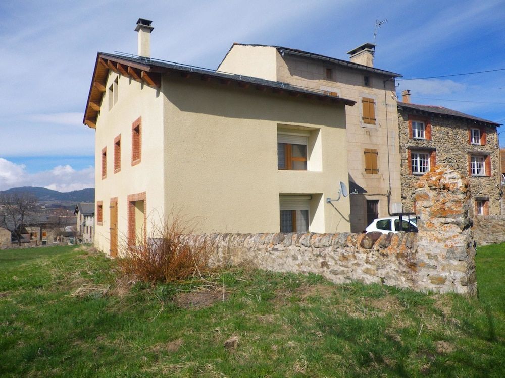 House With 5 Bedrooms in Saint-pierre-dels-forçats, With Wonderful Mountain View, Enclosed Garden and Wifi -1 estrellas en Saint-Pierre-dels-Forcats
