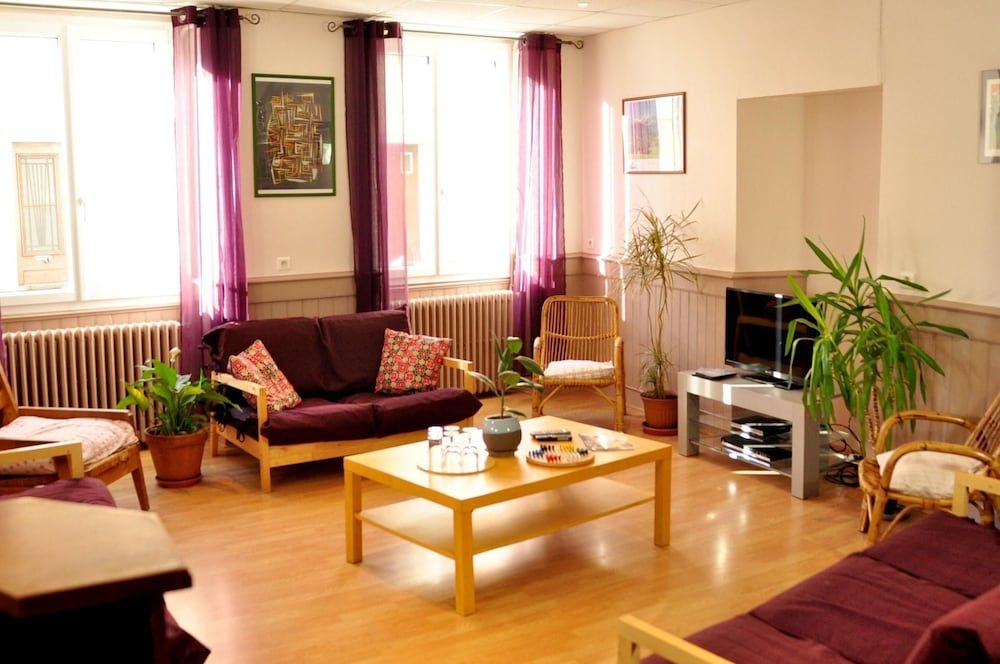 House With 9 Bedrooms in Bagnères-de-luchon, With Wonderful Mountain View and Wifi - 500 m From the Slopes -1 estrellas en Luchon