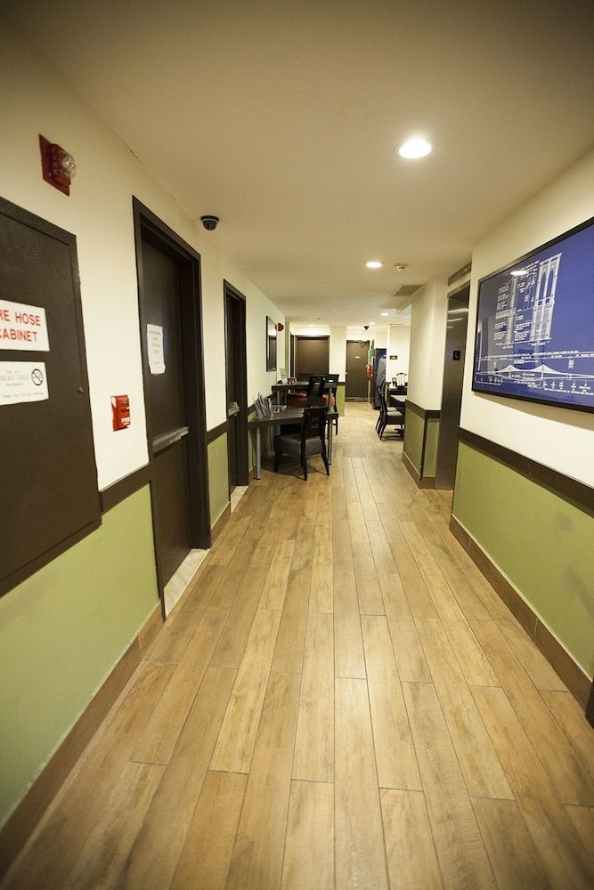 Hudson River Hotel 2