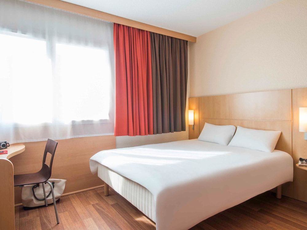 Ibis cholet 2