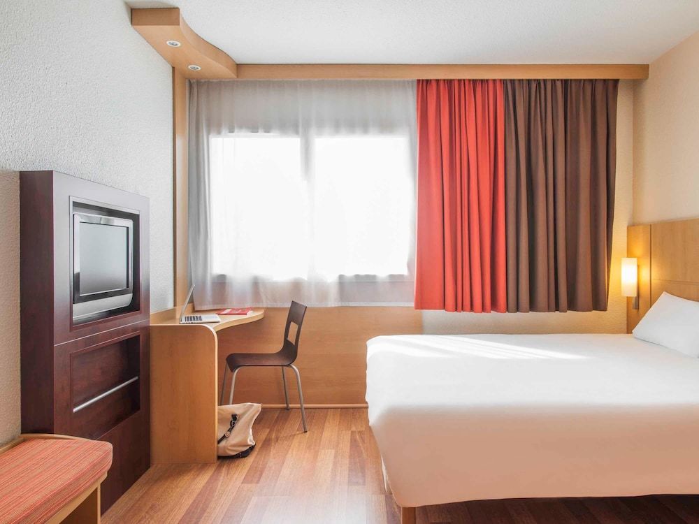 Ibis cholet 3