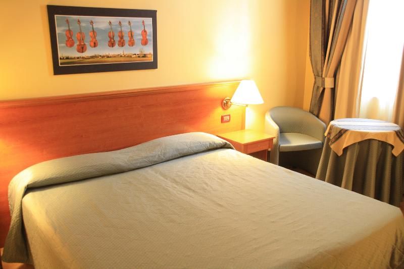 Impero 4 estrelas em Cremona