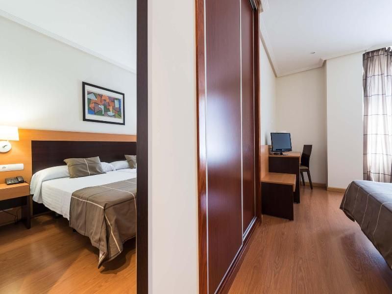 Infantas de Leon 3 estrelas em Leão