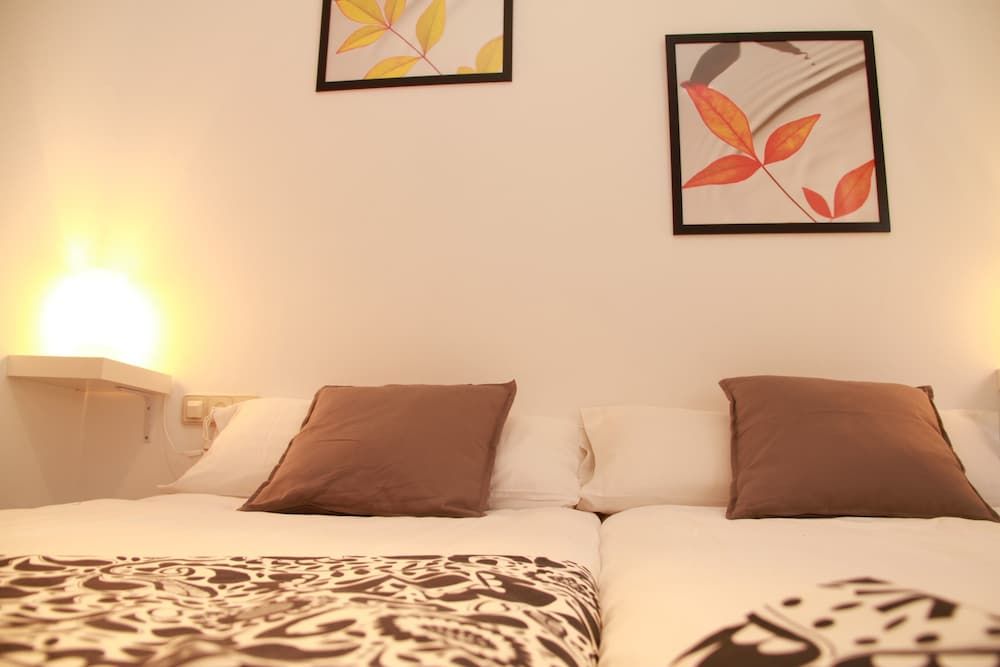 Inside Plaza Sierra Nevada 3 Inside Plaza Sierra Nevada 3