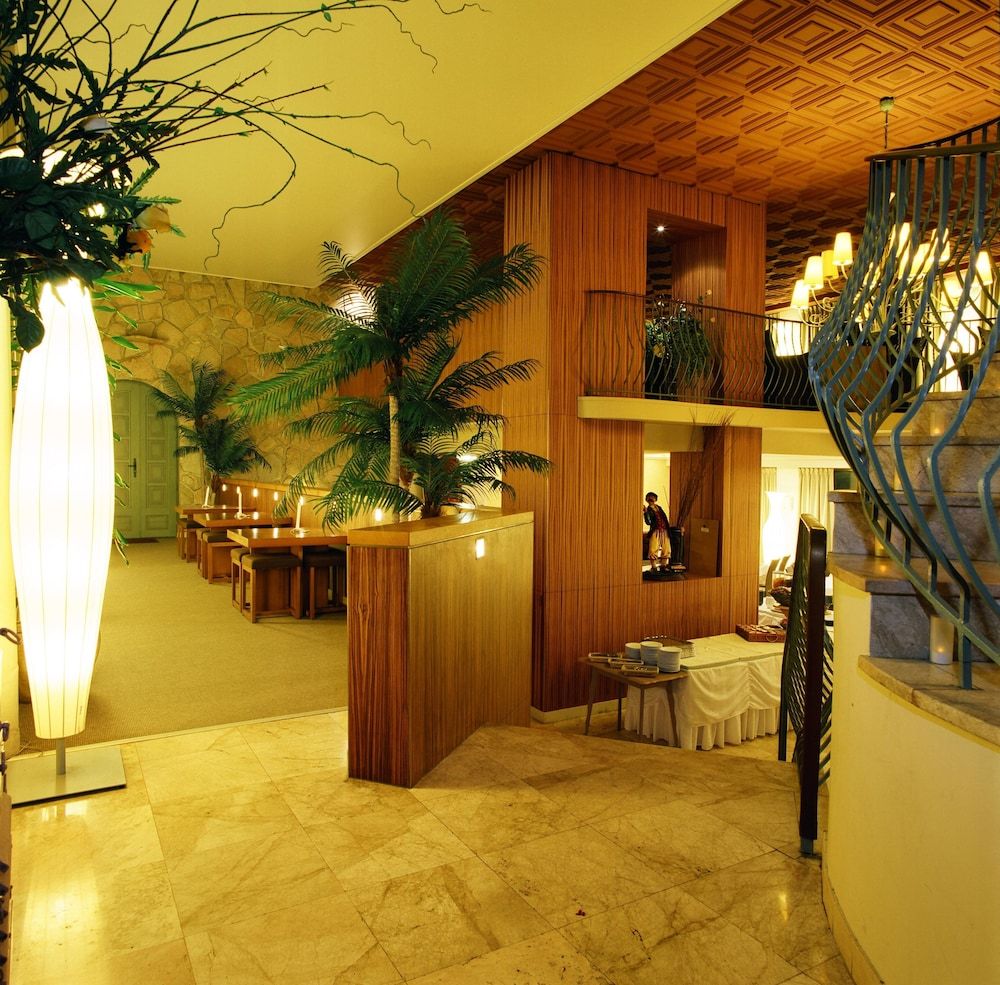 Inter-Hotel Au Pavillon Bleu 2