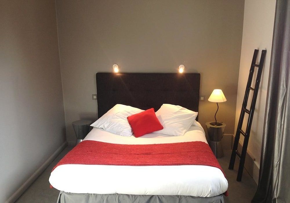 Inter-Hotel Au Pavillon Bleu 3