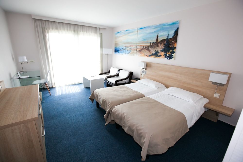 Inter-Hotel Chambord 3 estrelas em Menton