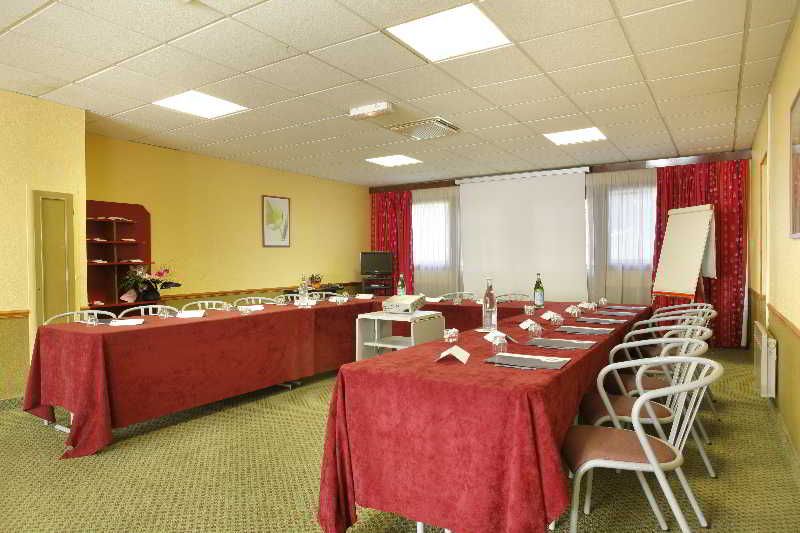 Inter-Hotel Ikar 2 étoiles à Saint-Gervais-la-Forêt