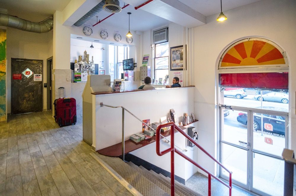 Jazz On The Park Hostel 1