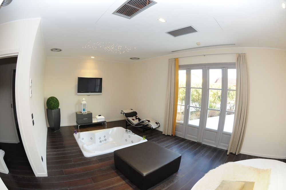 Joia Hotel & Luxury Apartments 2 Joia Hotel & Luxury Apartments 2