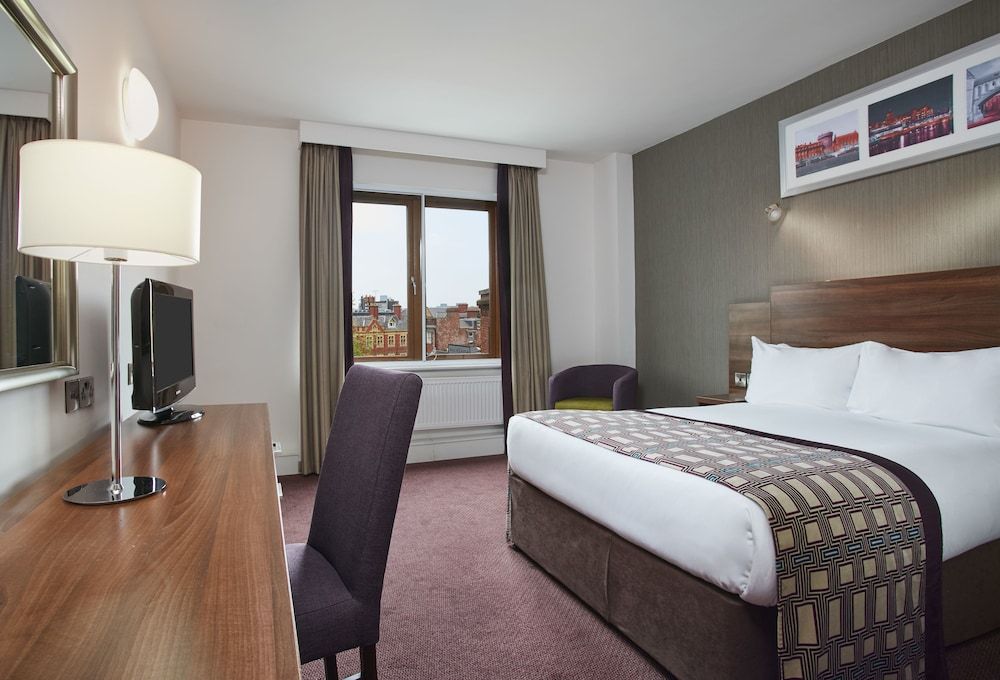 Leonardo Hotel Dublin Christchurch - Jurys Inn 1