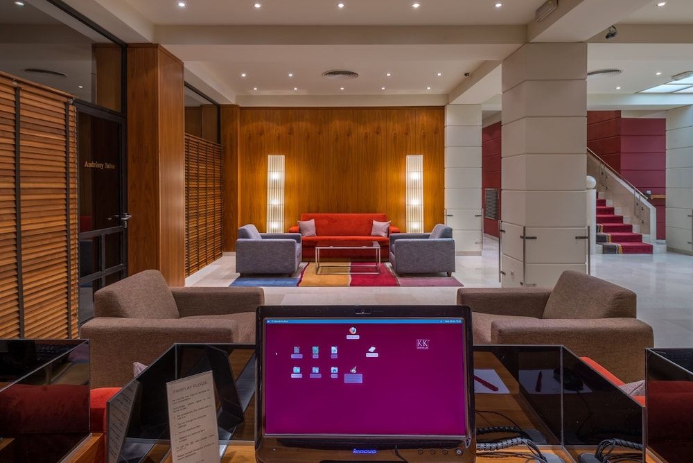 K + K  Hotel Opera 2