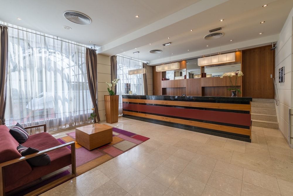 K + K  Hotel Opera 3