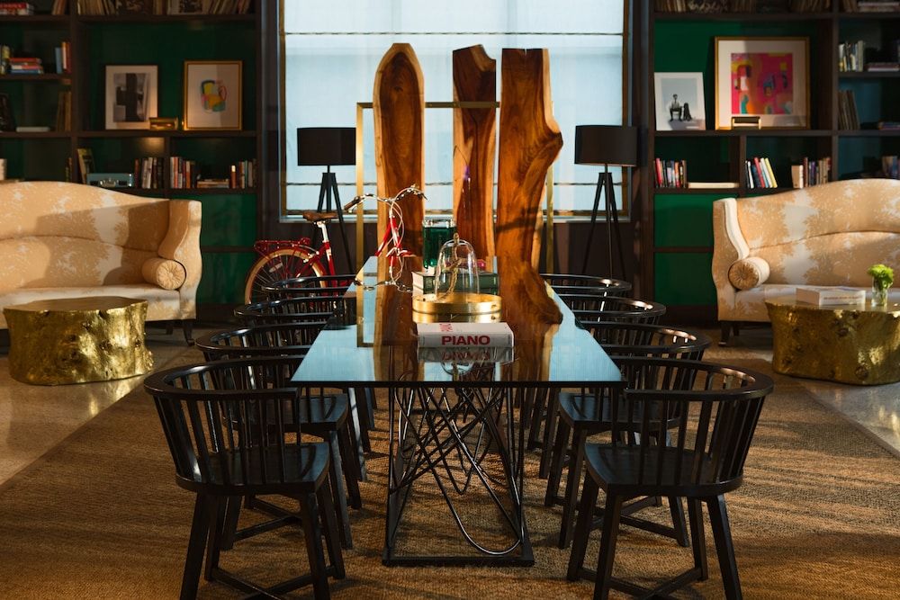 Kimpton Surfcomber Hotel 2