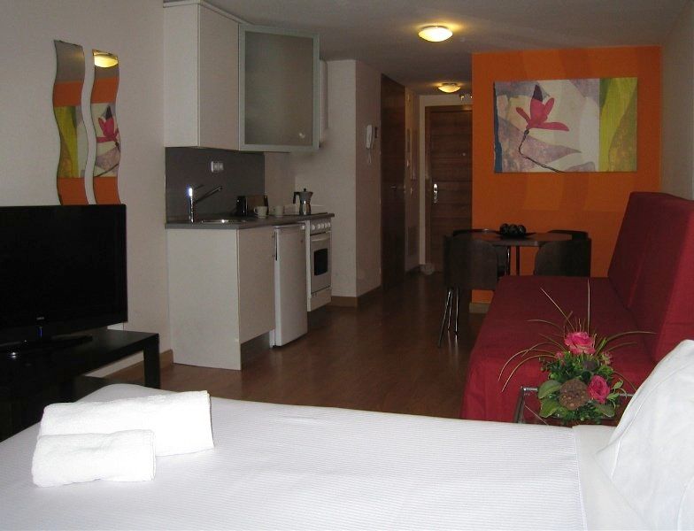 KM1 Gran Via Apartamentos 2